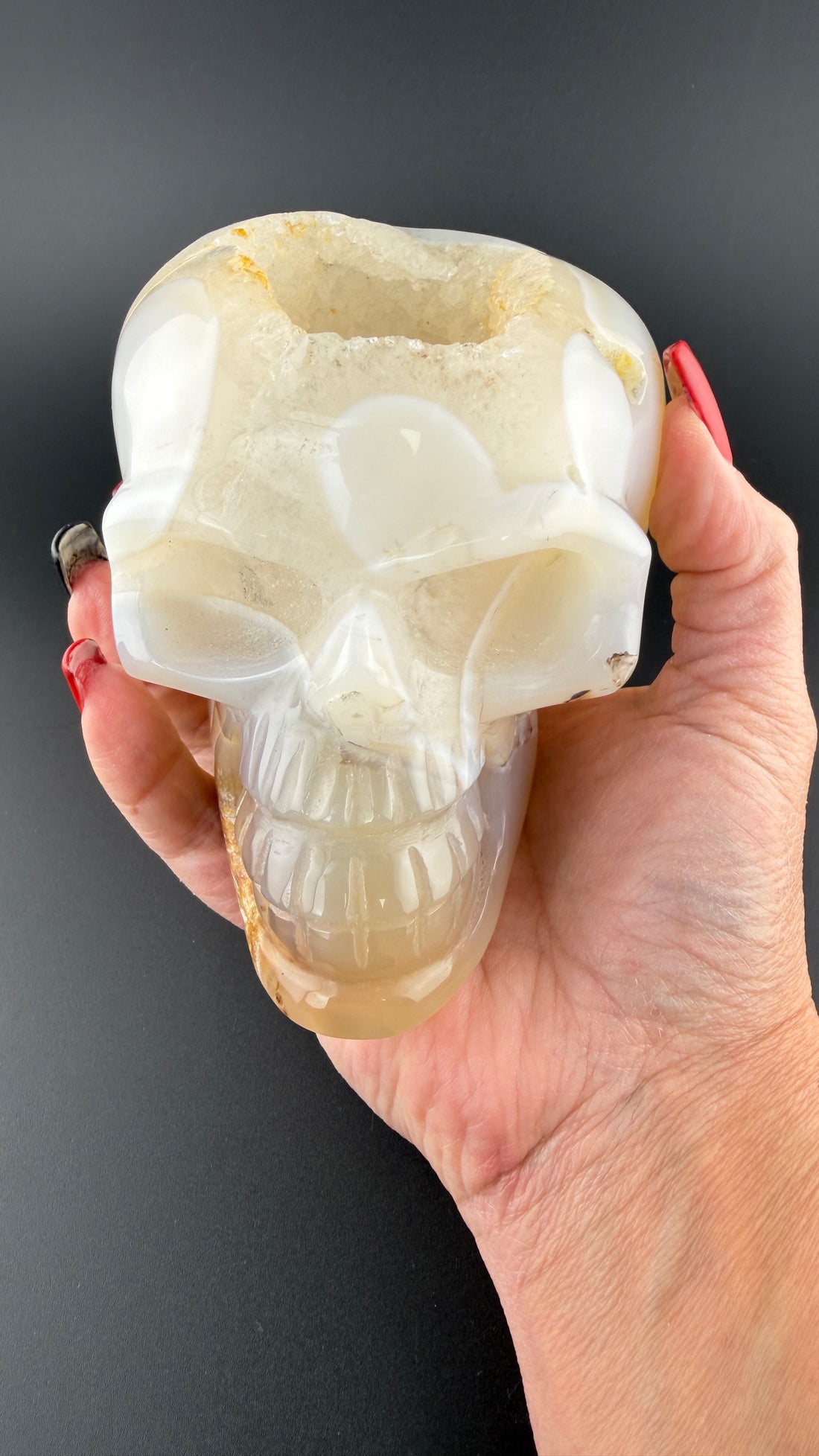 Chalcedony Skull