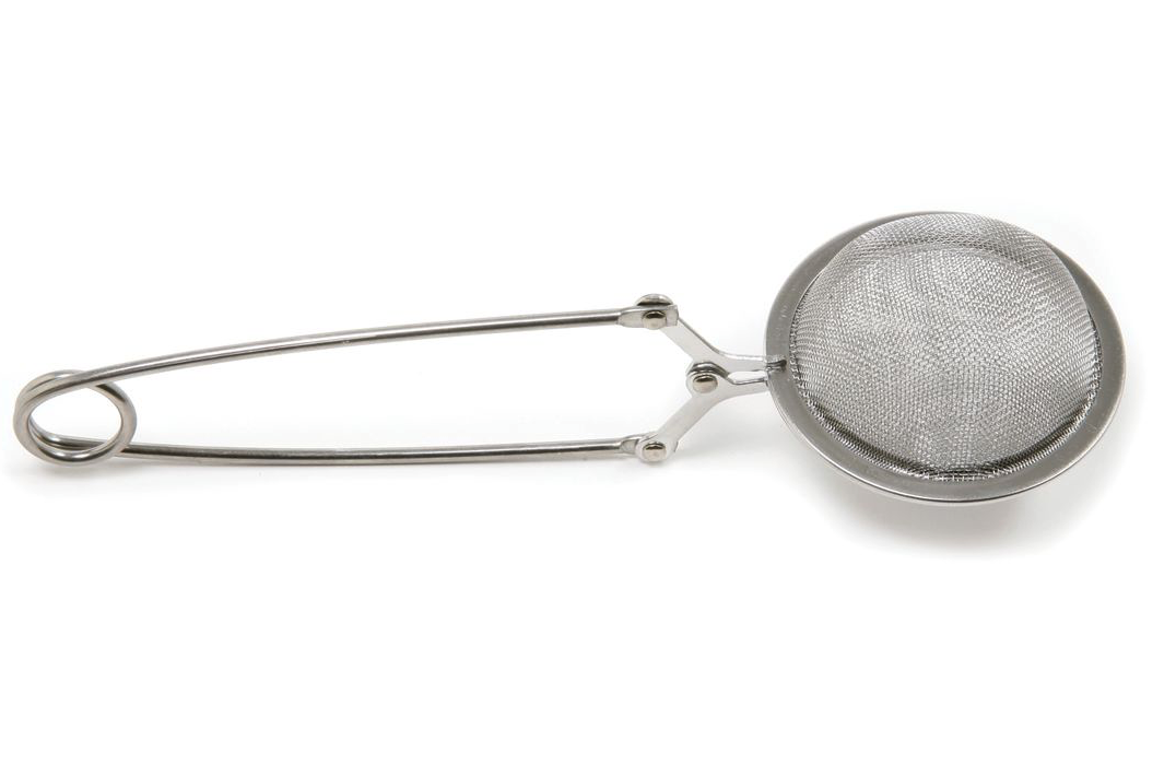 1.5" Mesh Tea Ball With Squeeze Handle